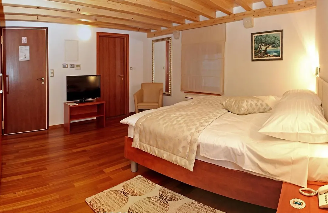 Hotel Monika-1