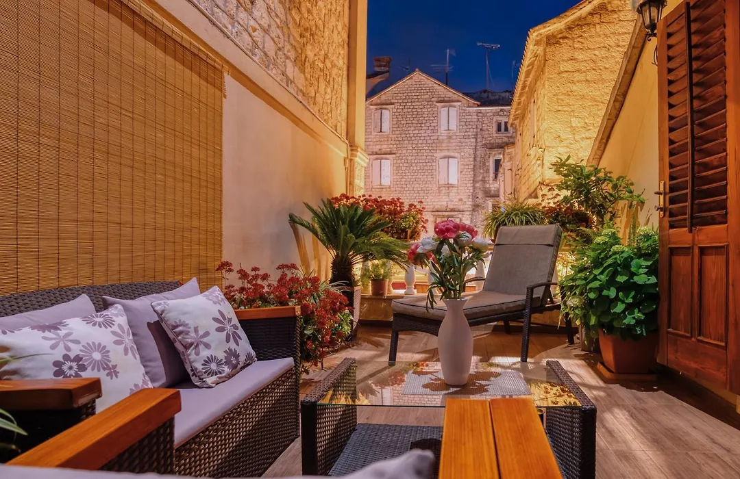 Old Town Villa Trogir Stars With Free Parking-1