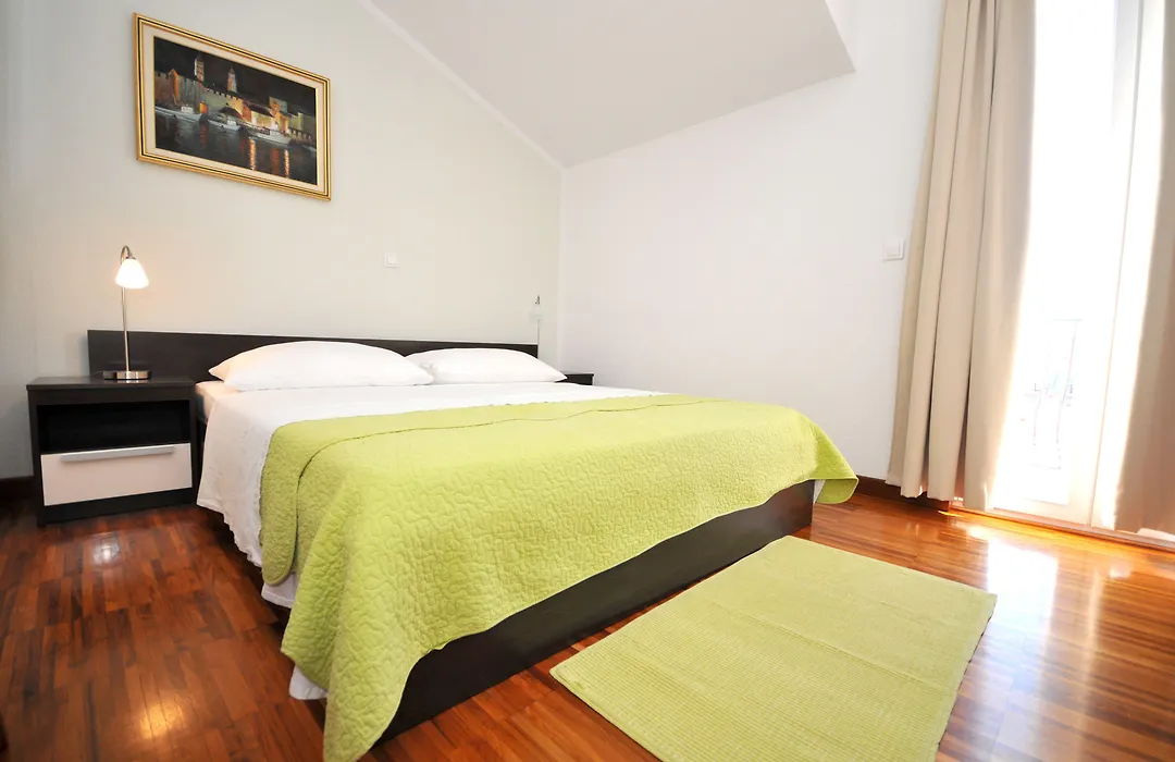 Apartments&Rooms Villa Maslina-1